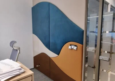 Akustické obklady ve tvaru krajiny a slunce | SMC CZ Brno